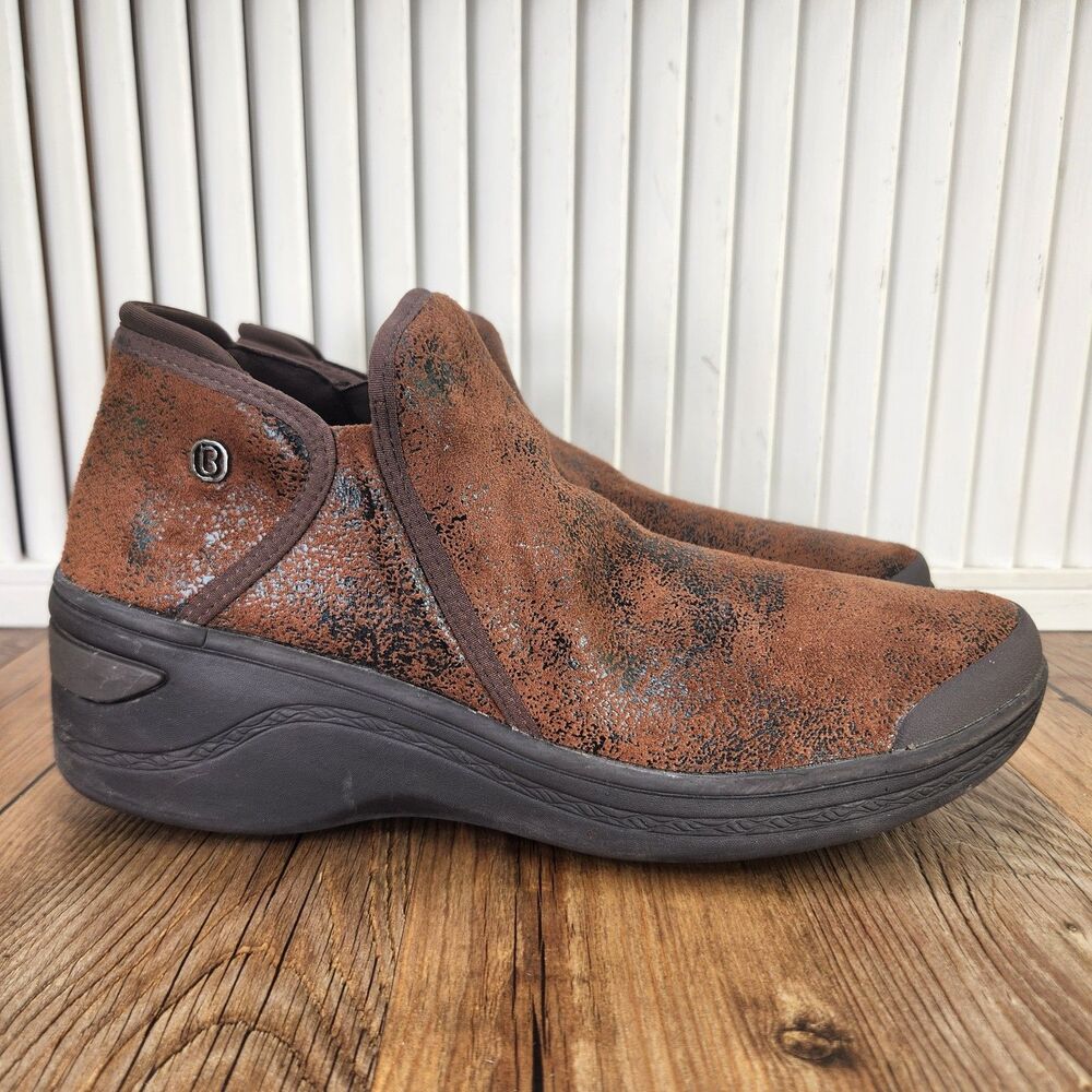Bzees Domino Womens Sz 10 Wide Brown Ankle Bootie Slip On Side Zip Cloud Comfort